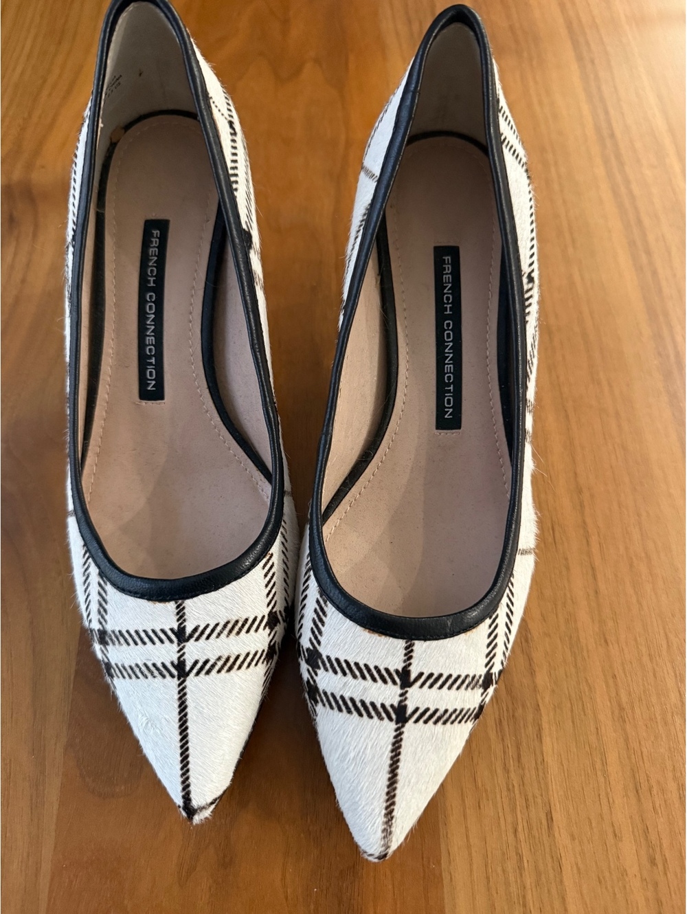 NWOT French Connection Black/Brown/White Plaid Fur Pointed Toe low heels Sz 6.